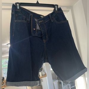 Women’s old navy Bermuda jean shorts size 14